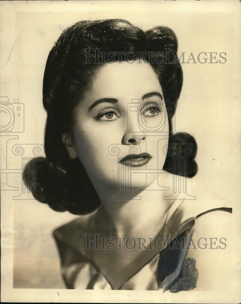 1943 Press Photo Nancy Norman, soloist with a big name band