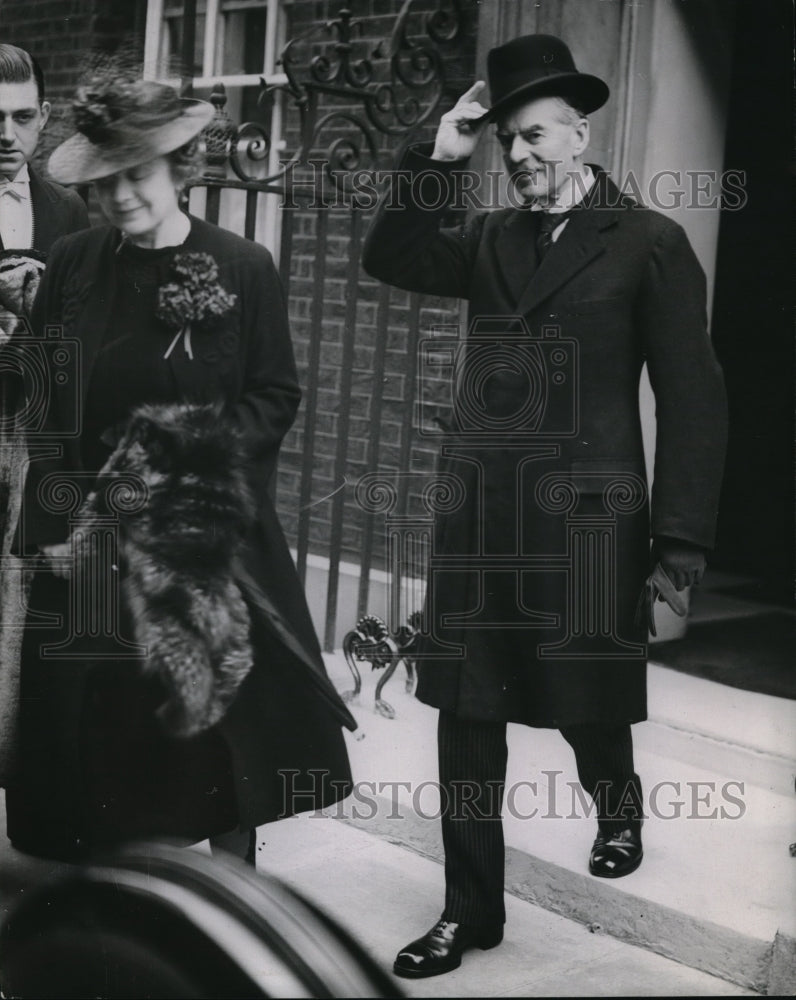 Load image into Gallery viewer, 1939 Press Photo Mr. Neville Chamberlain accompanied by Mrs. Chamberlain
