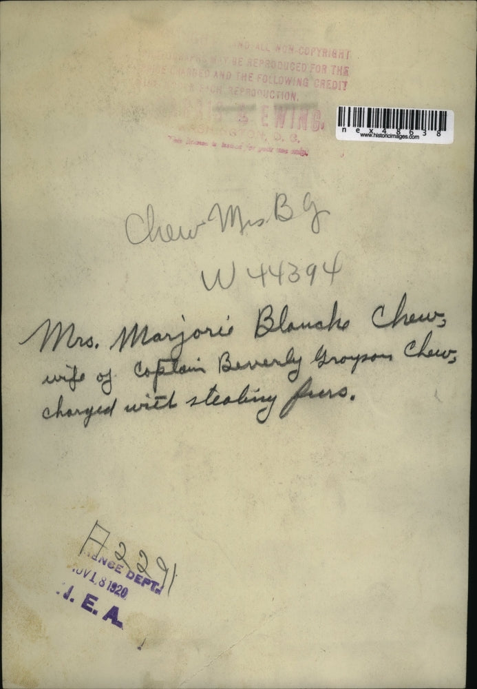 1920 Press Photo Mrs Marjorie Blanche Chew charged with stealing furs