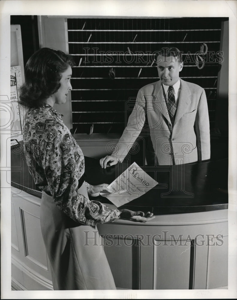 1947 Press Photo Hotel safety deposit vault or safe
