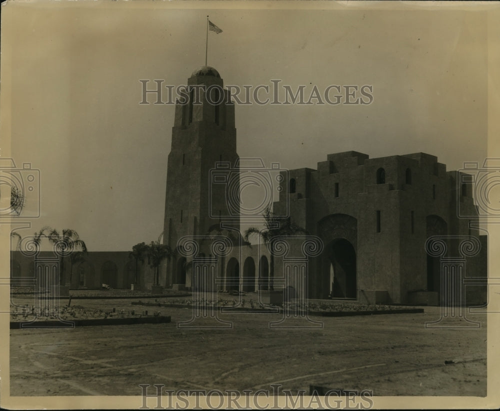 1923 Press Photo Corner of Court of Honor buildings and Aztec Tower.