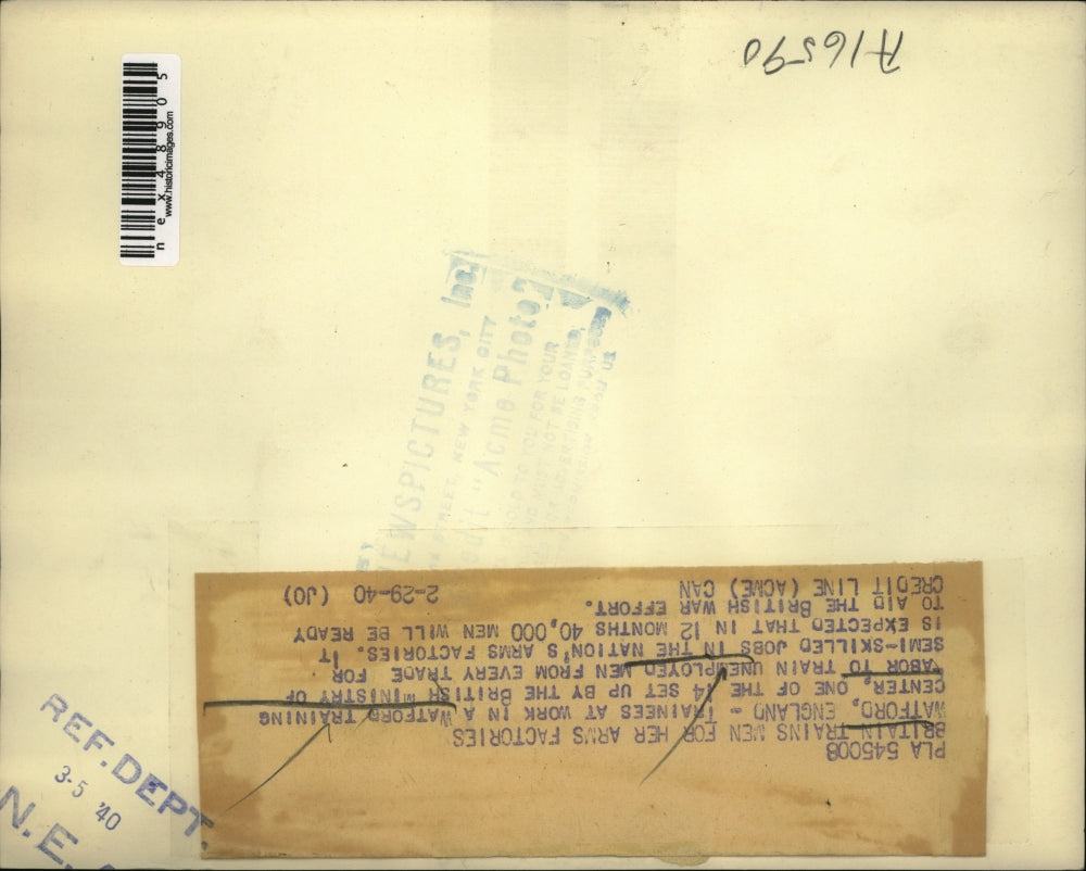 1940 Press Photo The trainees at work in Watford Training Center