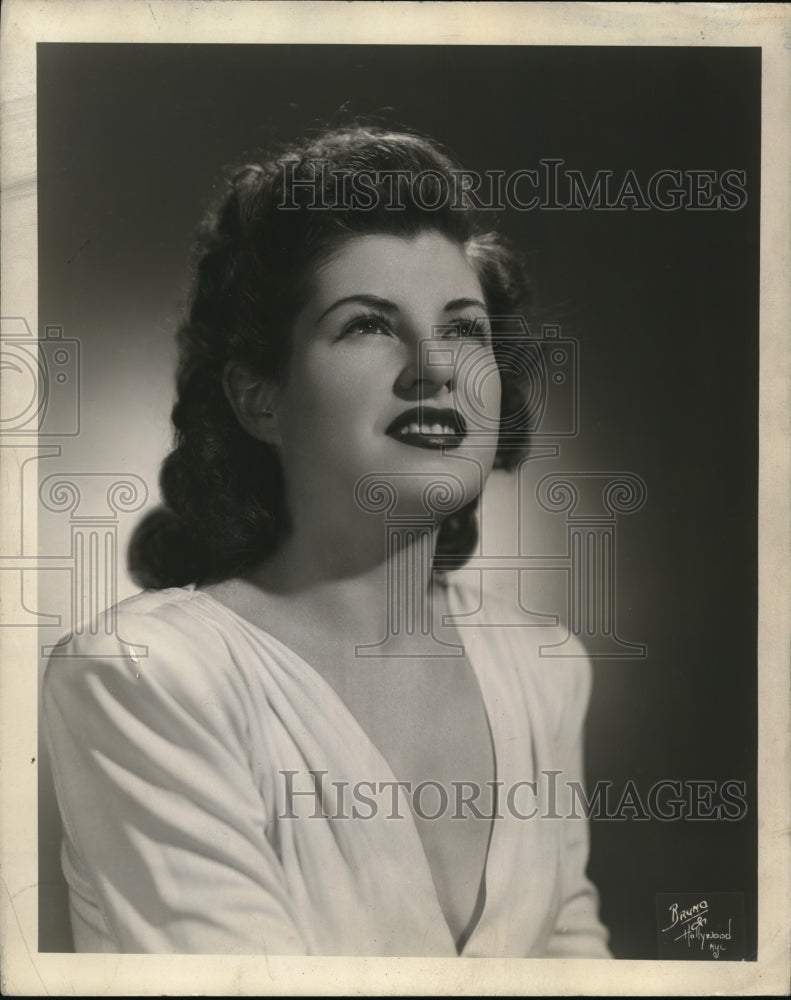 1946 Press Photo Miss Dorothea Powers Gracious