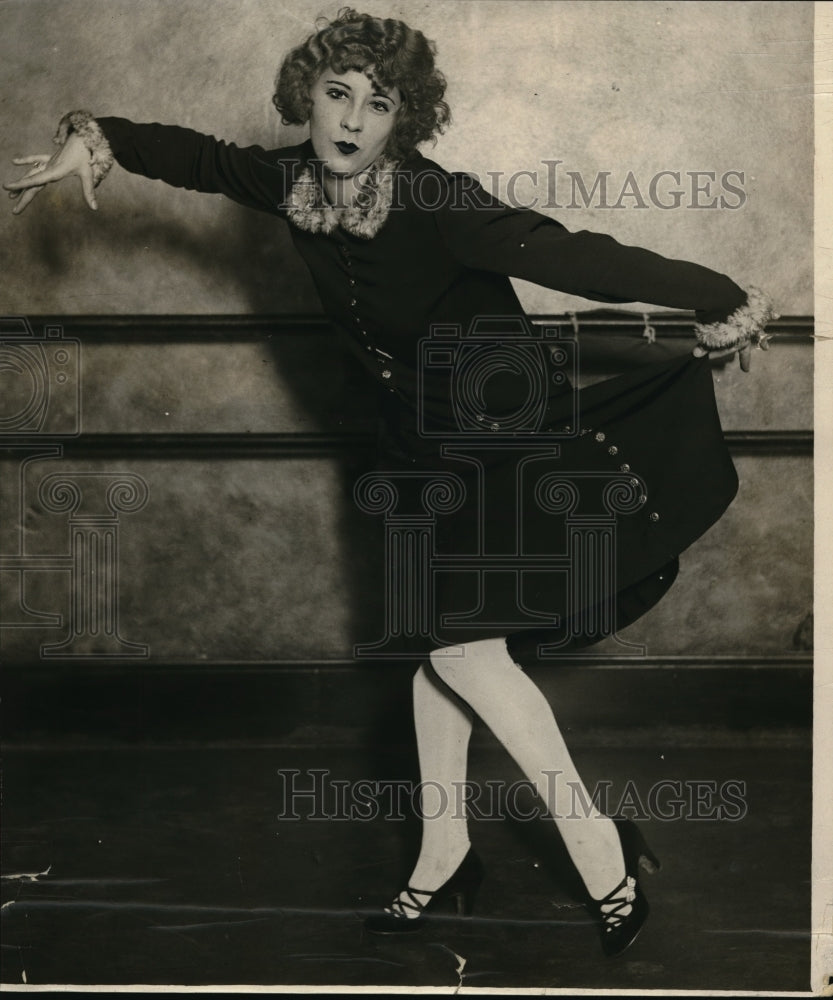 1925 Press Photo Miss Helen Vaner dancing on stage