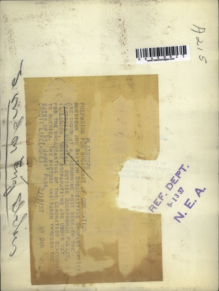 1937 Press Photo Victoria Memorial at Buckingham Palace London