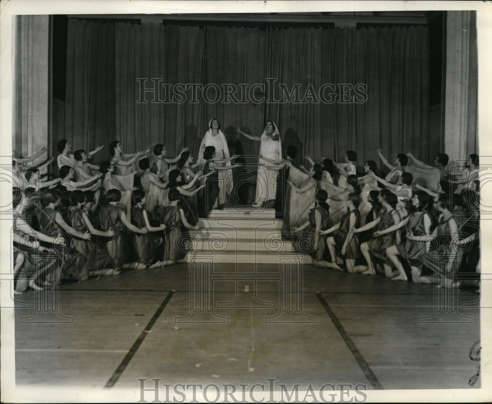 1931 Press Photo Barnard College Freshmen and Sophomores at Annual Greek Games