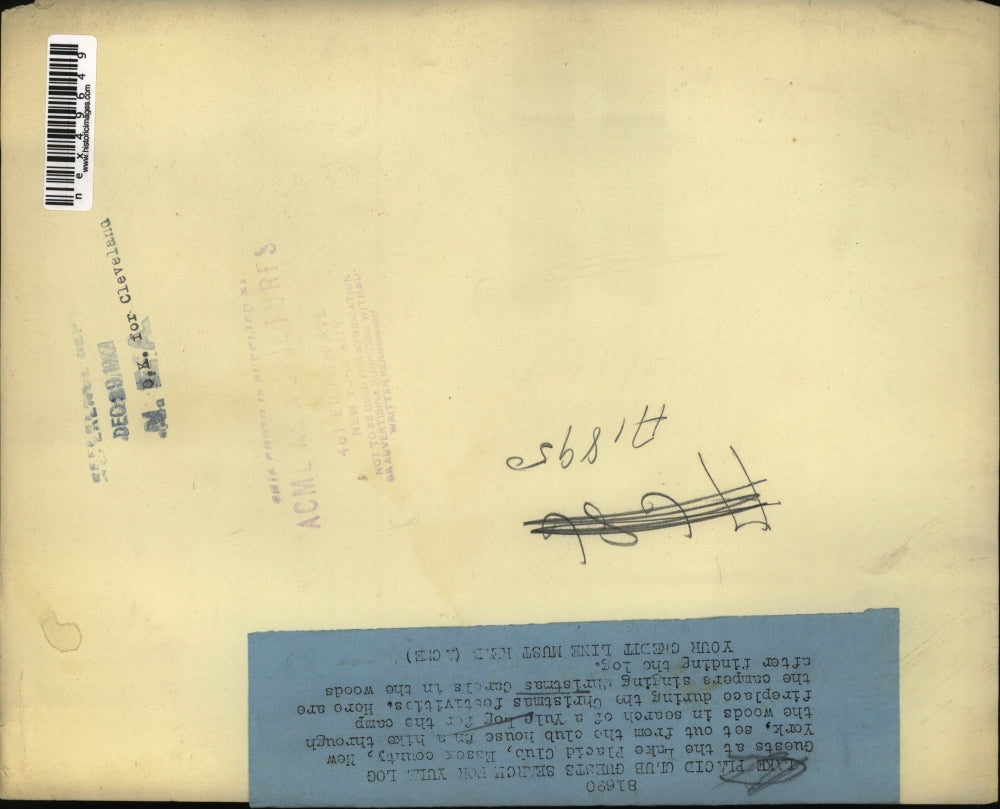 1927 Press Photo Lake Placid Club Guests Search for Yule Log for Christmas