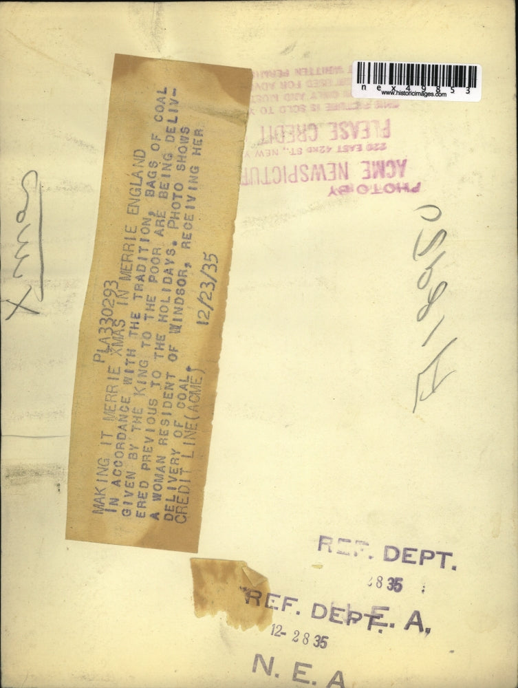 1935 Press Photo Bags of Coal Given by King to Poor in Windsor England