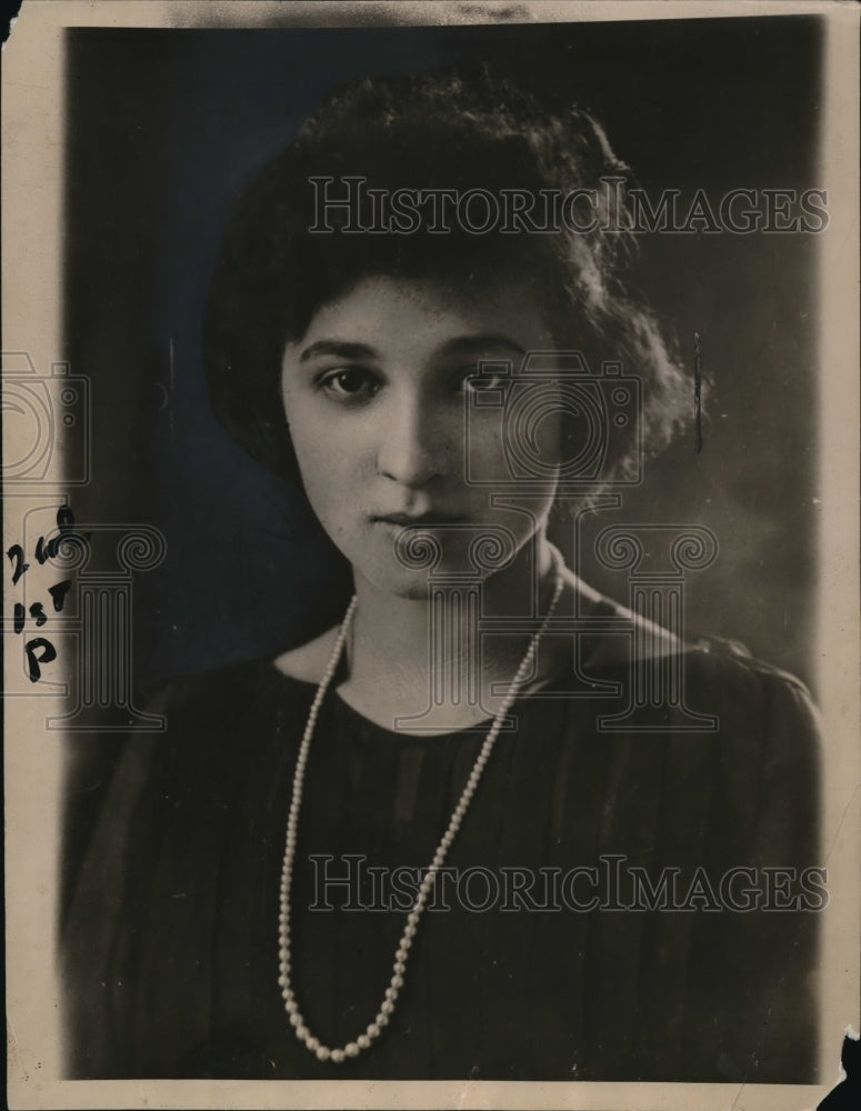 1921 Press Photo Miss Helen Frances Williamson Yale freshman in law