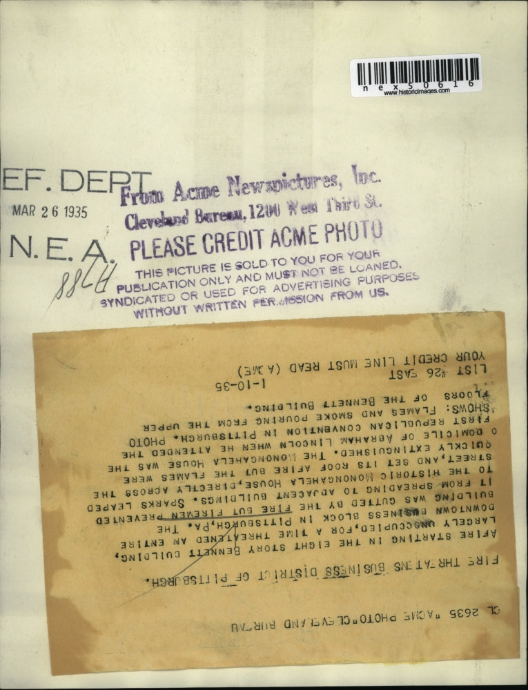 1935 Press Photo Pittsburgh Pa firemen battle blaze in business district