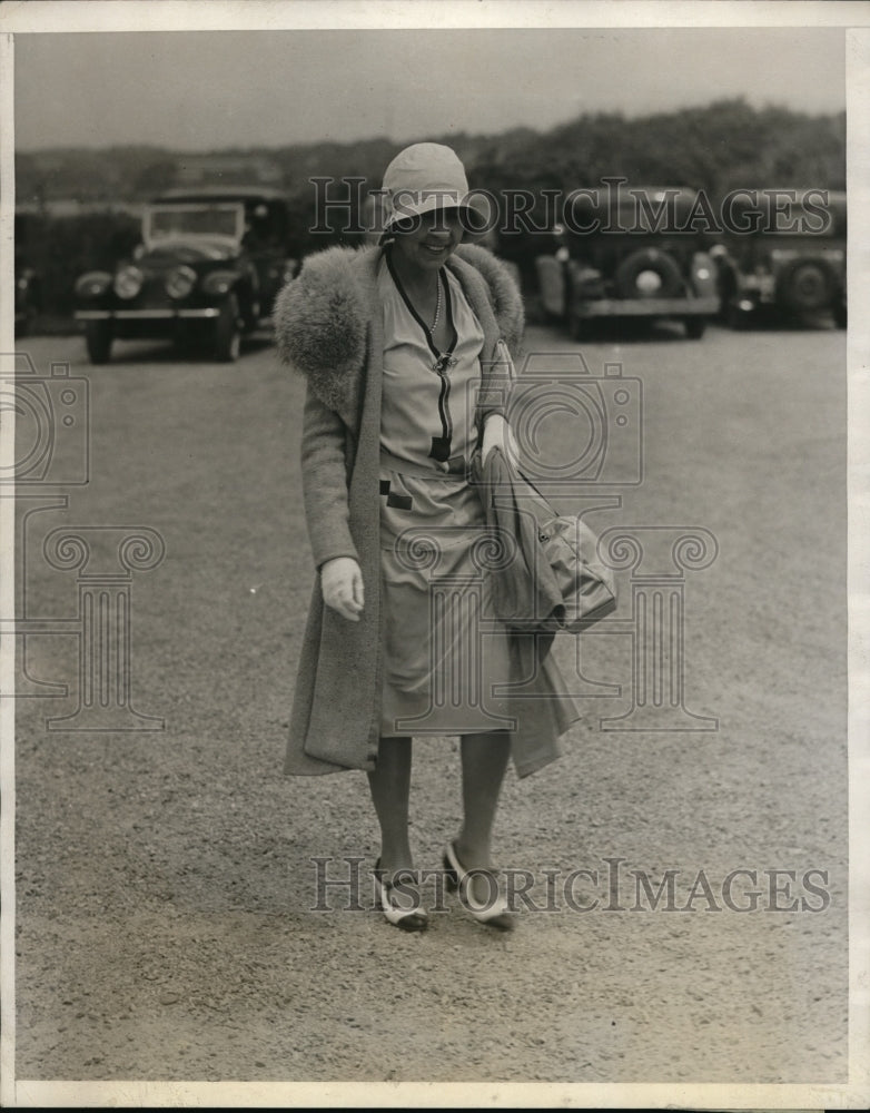 1930 Press Photo Mrs Harold Sands NY society leader at Newport NY