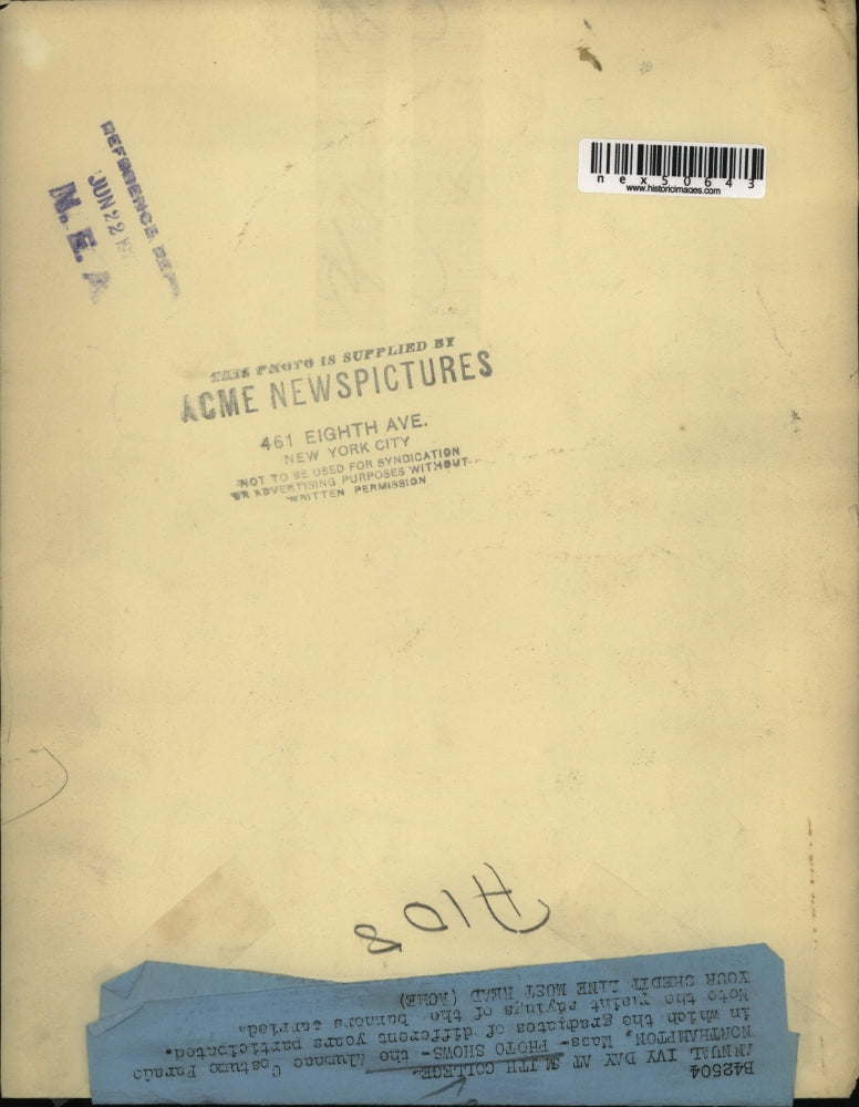 1927 Press Photo Annual Ivy Day at Smith College Costume parade of Alumni