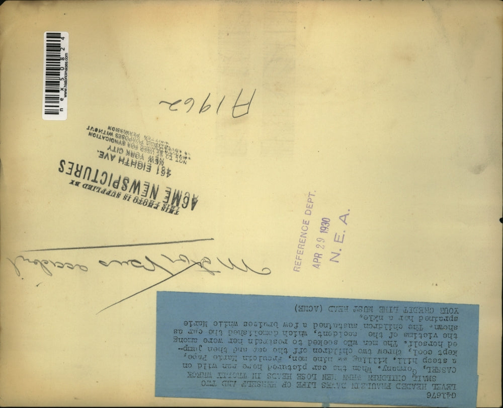 1930 Press Photo Caseel Germany trolly wreck where 2 kids were saved