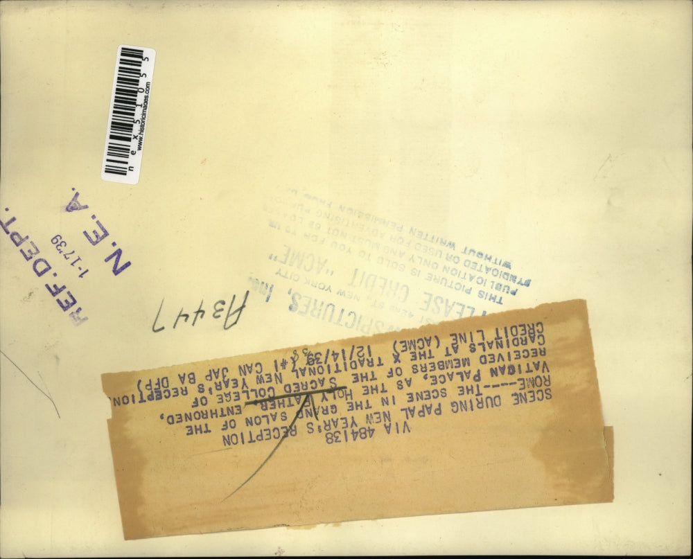 1939 Press Photo Pope enthroned at Sacred College of Cardinals