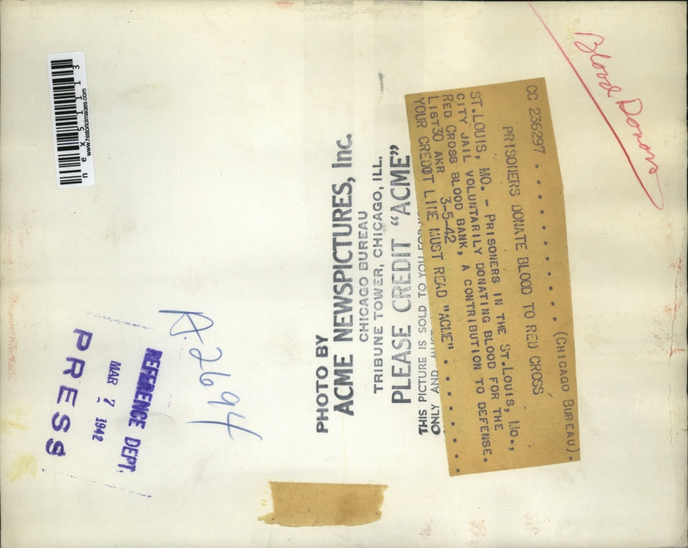 1942 Press Photo St Louis Missouri, prisoners in city jail donating blood for