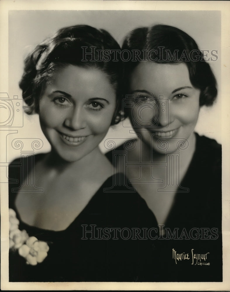 Load image into Gallery viewer, 1932 Press Photo Ruth &amp; Katherine singing sisters for NBC
