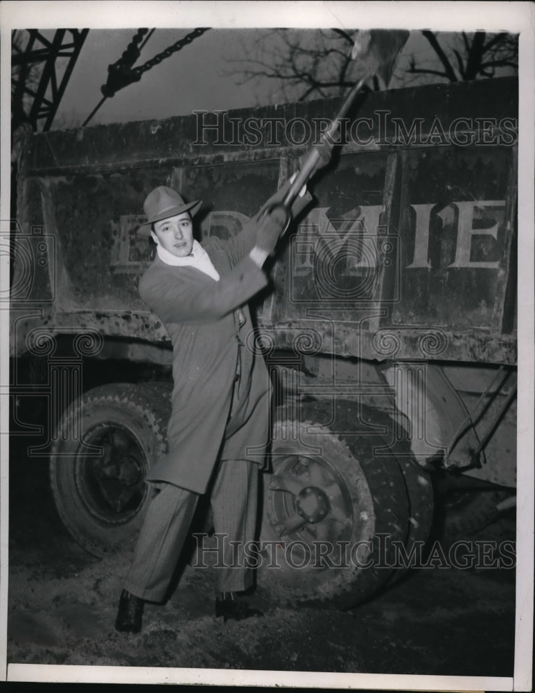 1945 Press Photo Chicago Thomas Bircus Naval flying cadet discharged