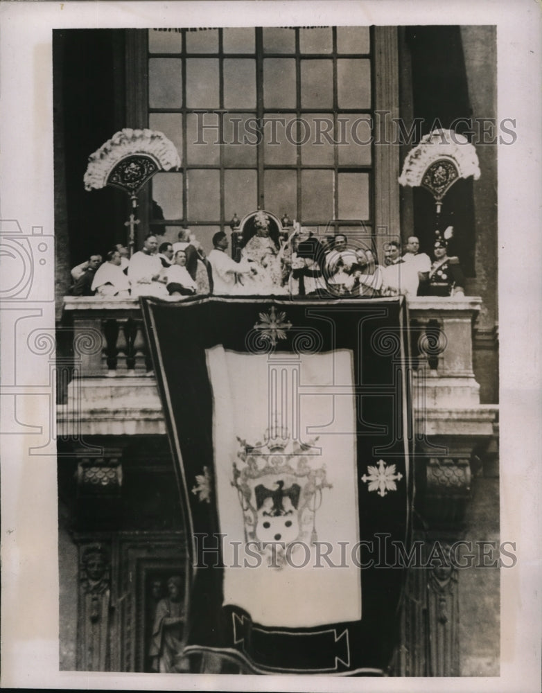 1937 Press Photo Pope Pius at Easter mass at St Peter's in Rome
