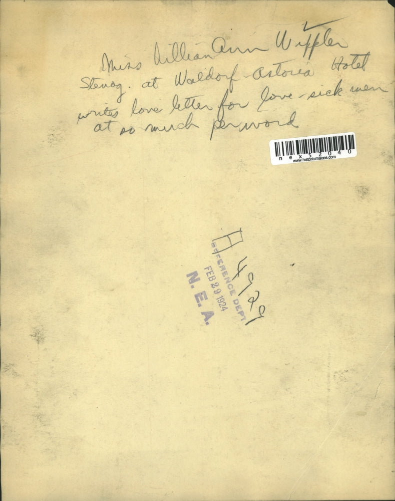 1924 Press Photo Lillian Ann Wiffler steno at Waldorf Astoria Hotel in NYC