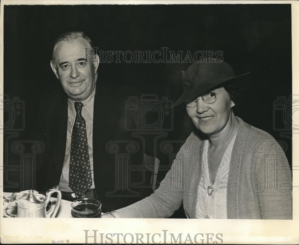 1935 Press Photo WB Pittman US Atty Gen of Hawaii & wife vacation