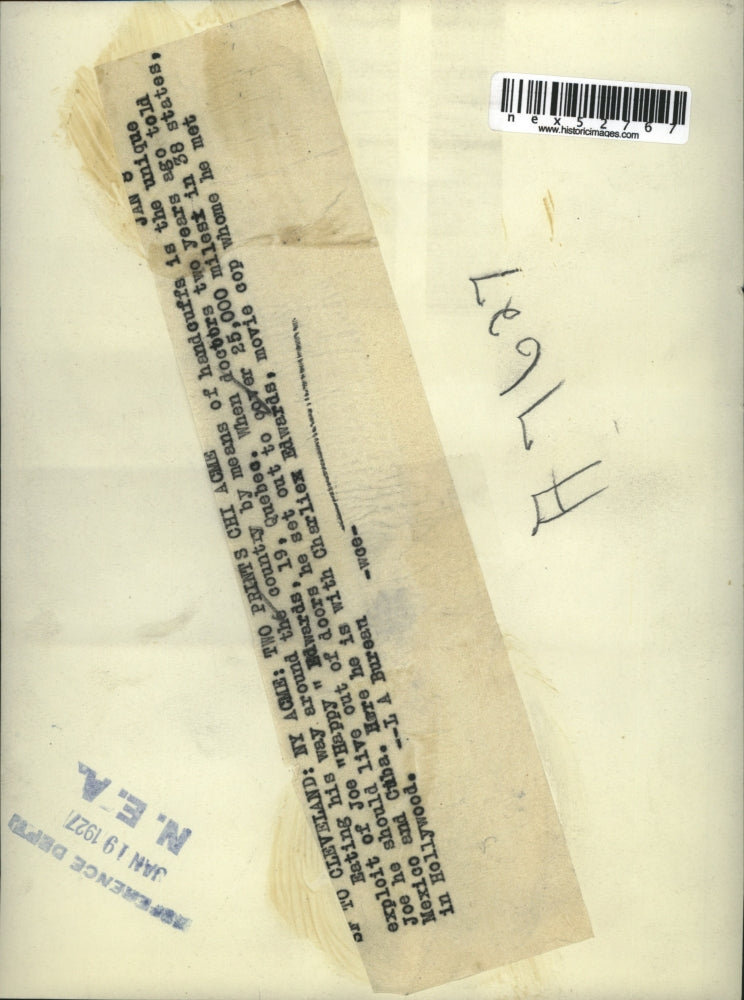 1927 Press Photo Traveler Joe "Happy" Edwards & Hollywood Movie Cop Charlie