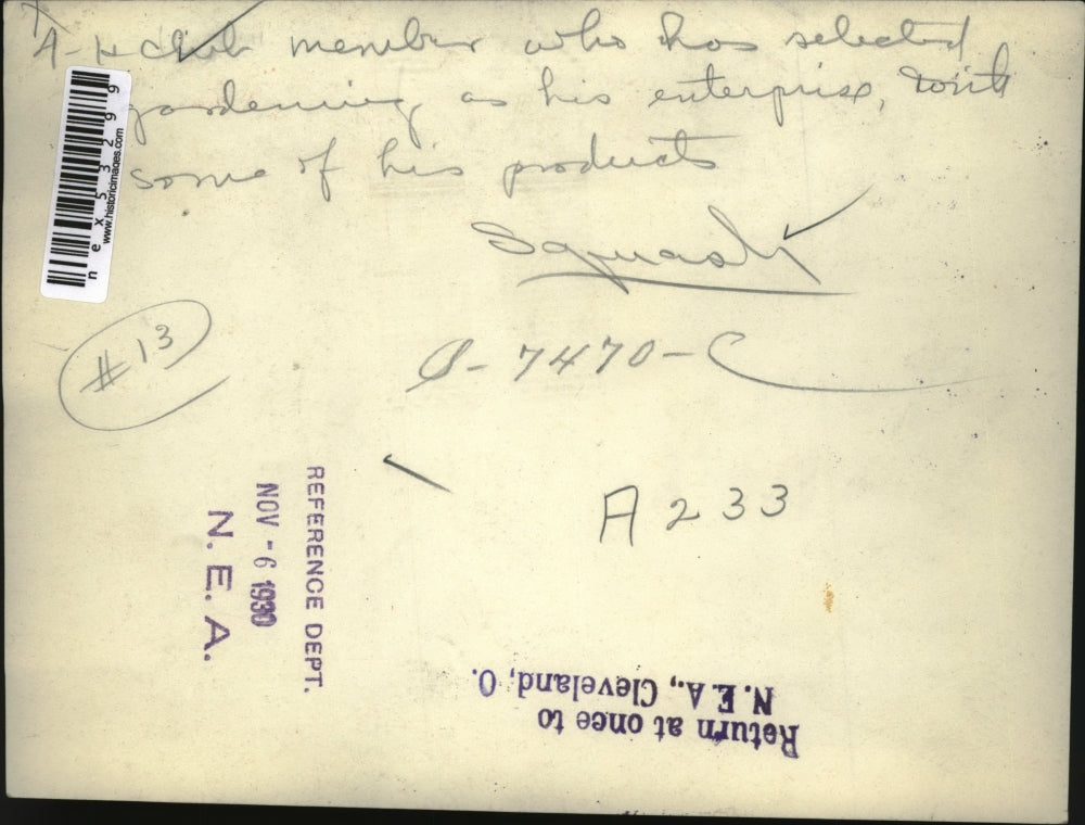 1930 Press Photo 4-H Club member who has selected gardening a squash