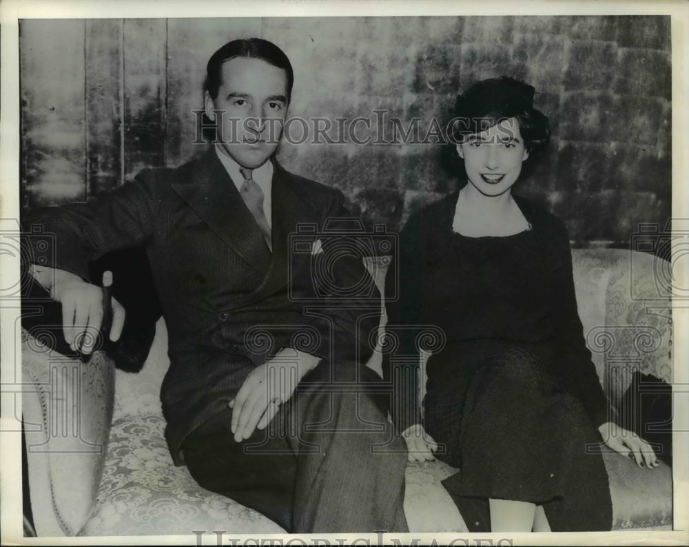1934 Press Photo Earl of Birkenhead & fiancee Hon Sheila Berry in London