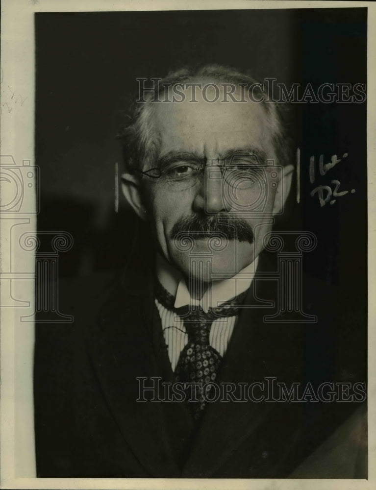 1921 Press Photo Dr Powell College pres raises funds for small colleges