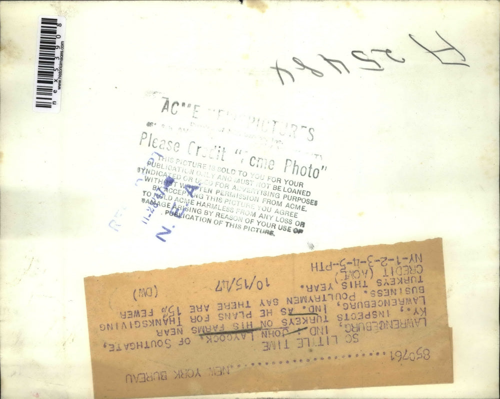 1947 Press Photo Lawrenceburg Ind John Laycock turkey farm