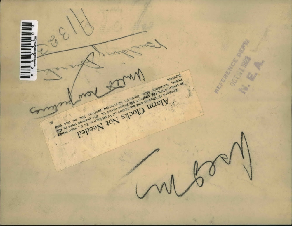 1923 Press Photo Leonard Thurson & family Wash DC unharmed in home collapse