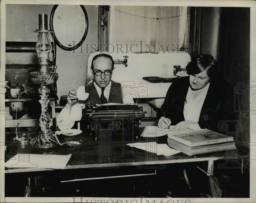 1933 Press Photo Frank E. Vanderhoof with his wife
