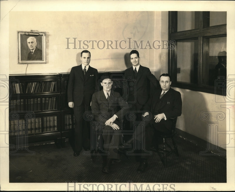 Load image into Gallery viewer, 1933 Press Photo Officers of the Alumni Accountants Association
