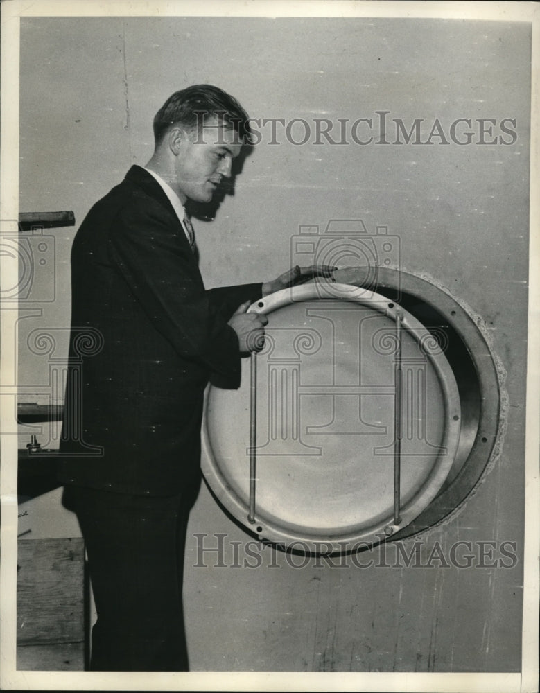 1933 Press Photo "Siege Gun" Flashes Seven Million Volts