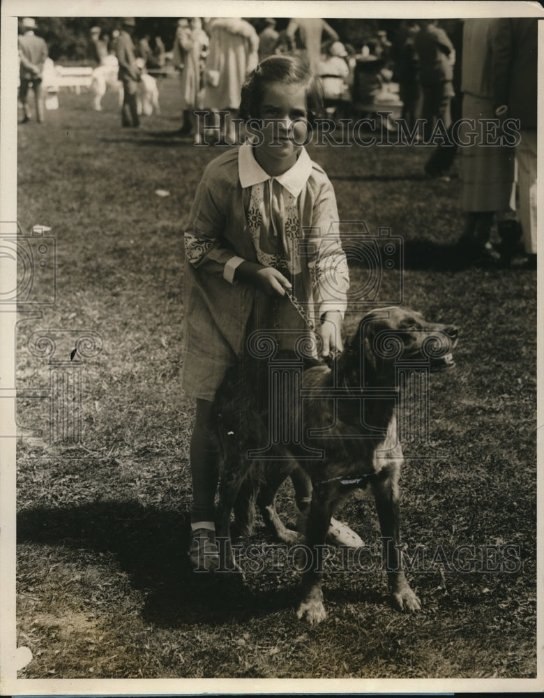 Load image into Gallery viewer, 1928 Press Photo Annual Dog Show Smithtown Long Island, Betsy Kerr with terrier
