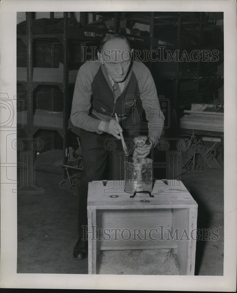 Load image into Gallery viewer, 1944 Press Photo Frank Fest, White Moter Company
