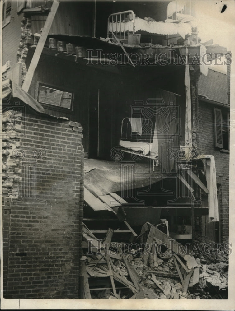 1923 Press Photo Collapsed Wall at Home of Leonard G. Barron Family, Washington