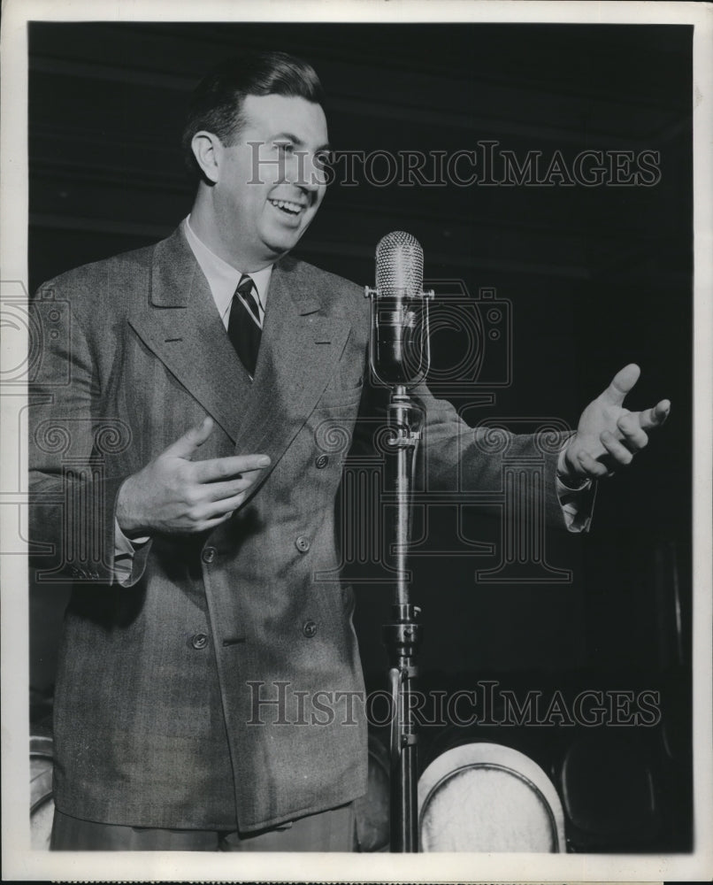 1942 Press Photo Don McNeill in Breakfast Club