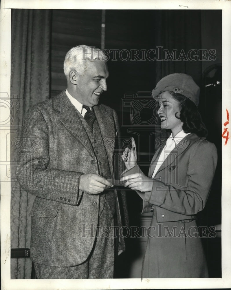 Undated Press Photo Paul Mc Nutt,Federal Security Admin. & Marcella Peddicord