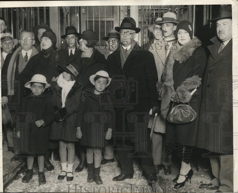 Load image into Gallery viewer, 1929 Press Photo Gen. Rubios Party at the Union Station

