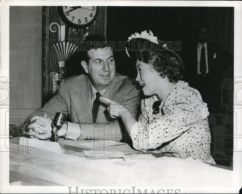 Load image into Gallery viewer, 1955 Press Photo ABC Breakfast Club Fran Allison &amp; Don McNeill
