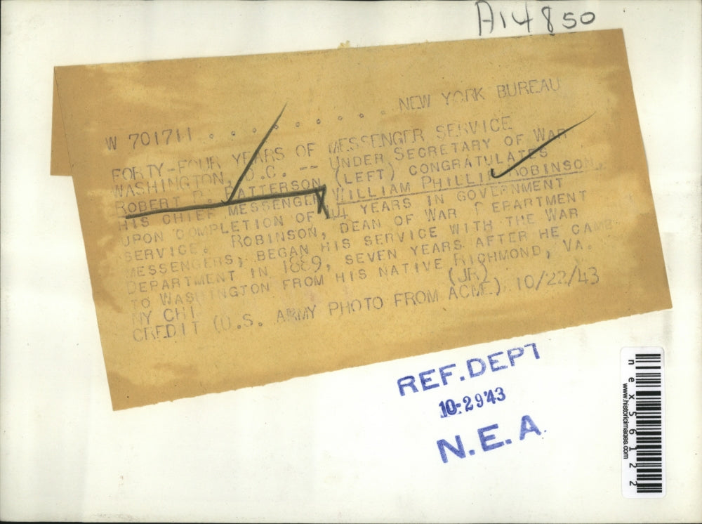 1943 Press Photo Robert P. Patterson, Chief Messenger William Phillip Robinson