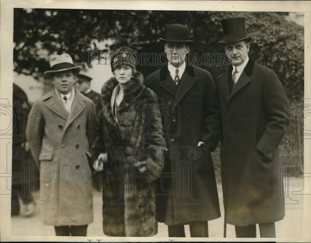 1927 Press Photo Wash DC Hon Ogden Hammons US Amb to Spain wife & sons