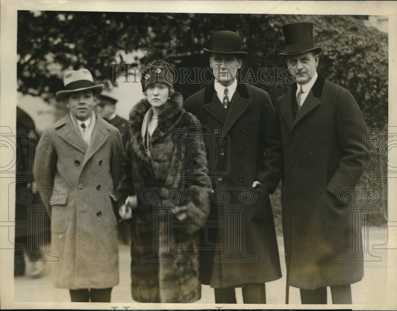 Load image into Gallery viewer, 1927 Press Photo Wash DC Hon Ogden Hammons US Amb to Spain wife &amp; sons
