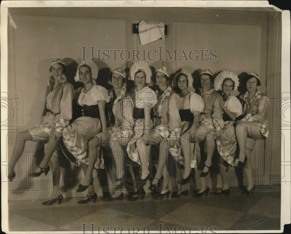1930 Press Photo Philadelphia Pa Charity Ball, Borden, Howe, Saunders
