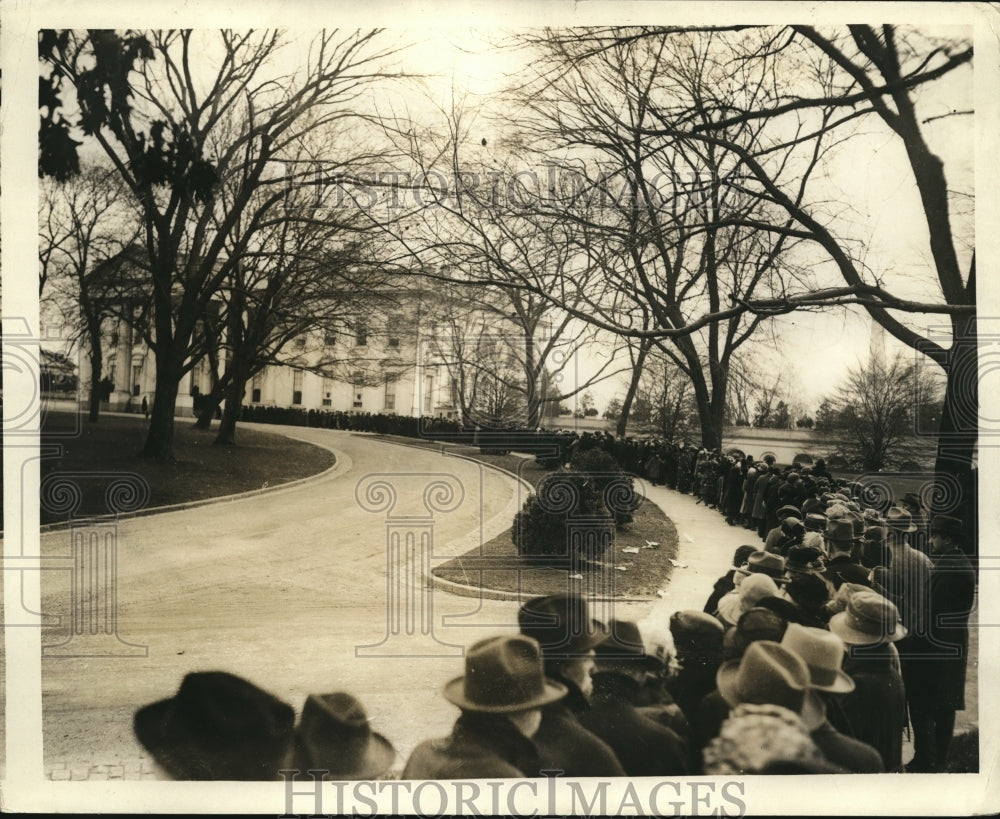 1924 Press Photo The White House in Wash DC & crowds of people