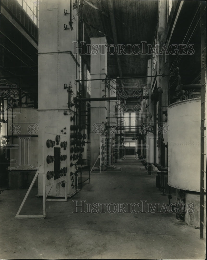 1924 Press Photo Manufacturing Plant / Factory Indicators, Gauges