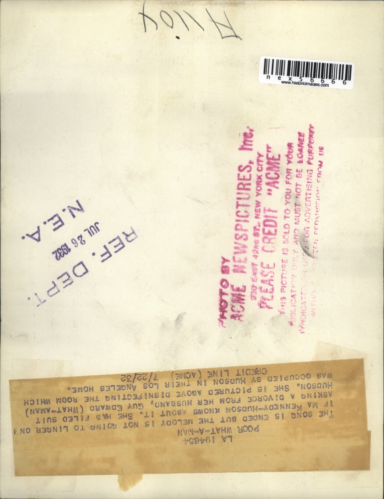 1932 Press Photo Ma Kennedy-Hudson Cleaning Home After Divorce