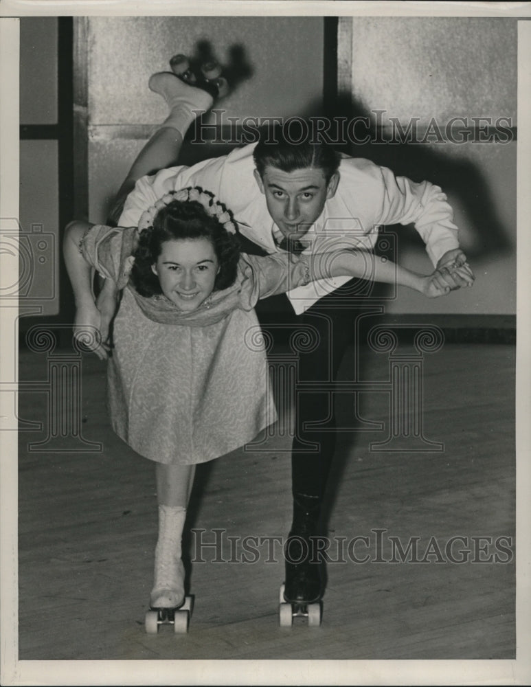 1941 Press Photo Roller Skaters Mary Keating, Donald Homans- Historic Images