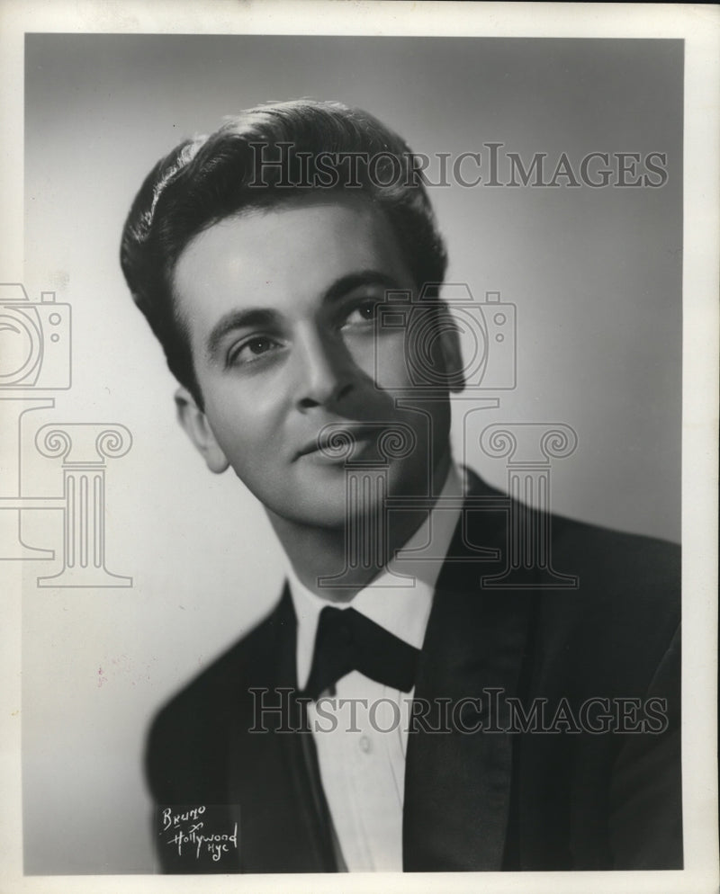 Load image into Gallery viewer, 1962 Press Photo Jacques Kayal musician - nex56685
