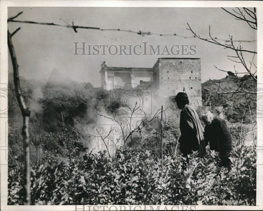 1944 Press Photo Victims of Mt Vesuvius eruption at Italy